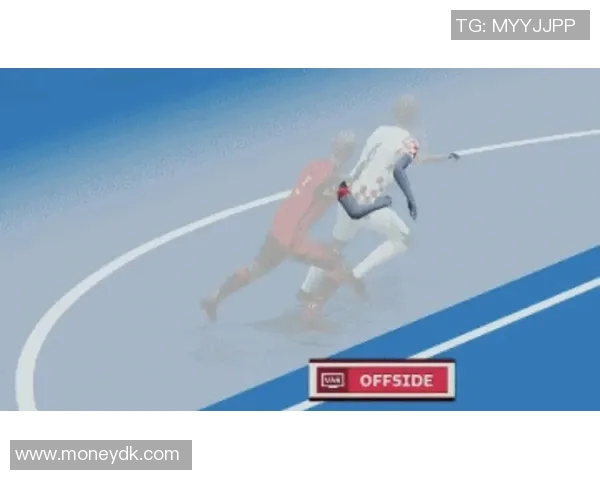 足球VAR判罚解读与争议分析如何影响比赛结果和球迷情绪