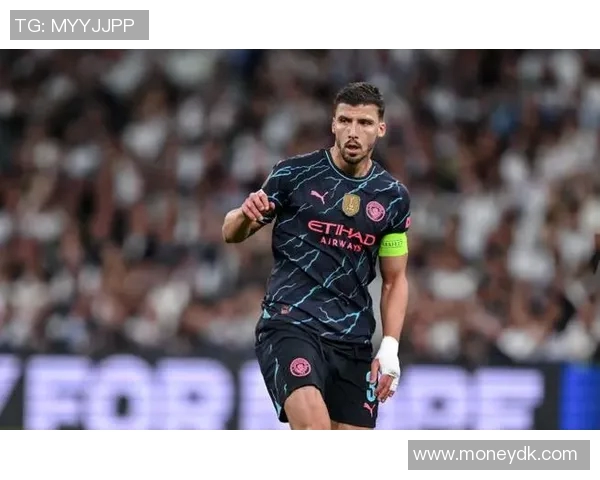 鲁本迪亚斯在欧冠赛场的精彩解围瞬间引发热议