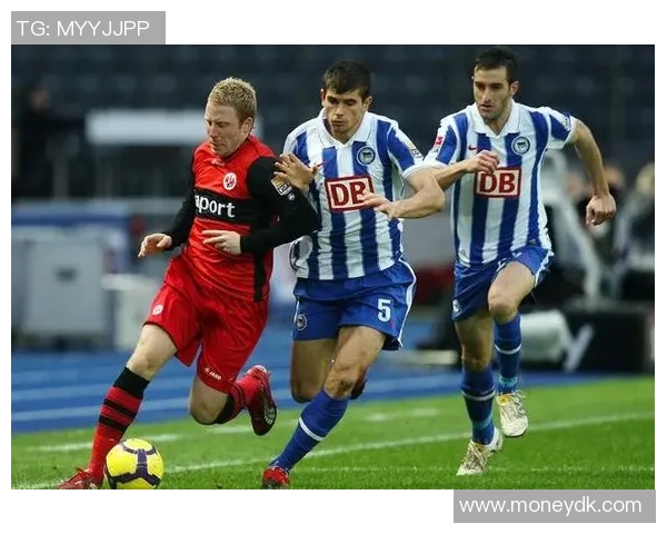 法兰克福主场大胜柏林赫塔，豪取三分！