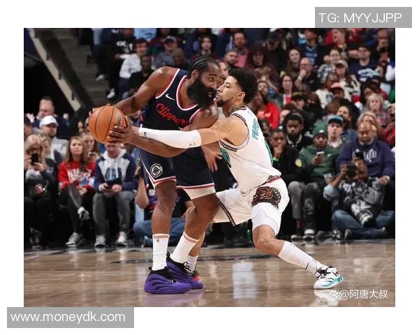 快船主场战胜对手，成功晋级下一轮比赛