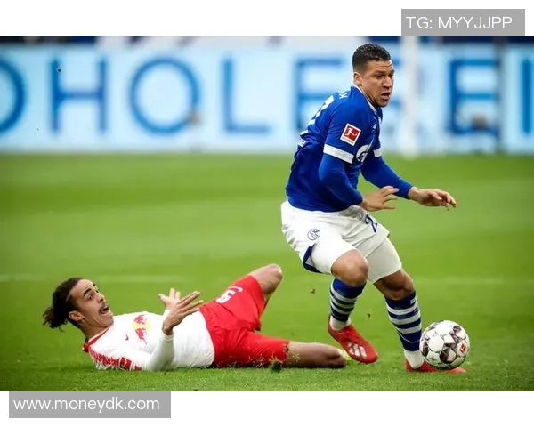 沙尔克04惨败莱比锡RB，遭遇重创深陷保级危机