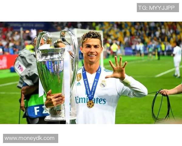 皇马主帅确认C罗将回归球队，球迷们迎来了最好的圣诞礼物！